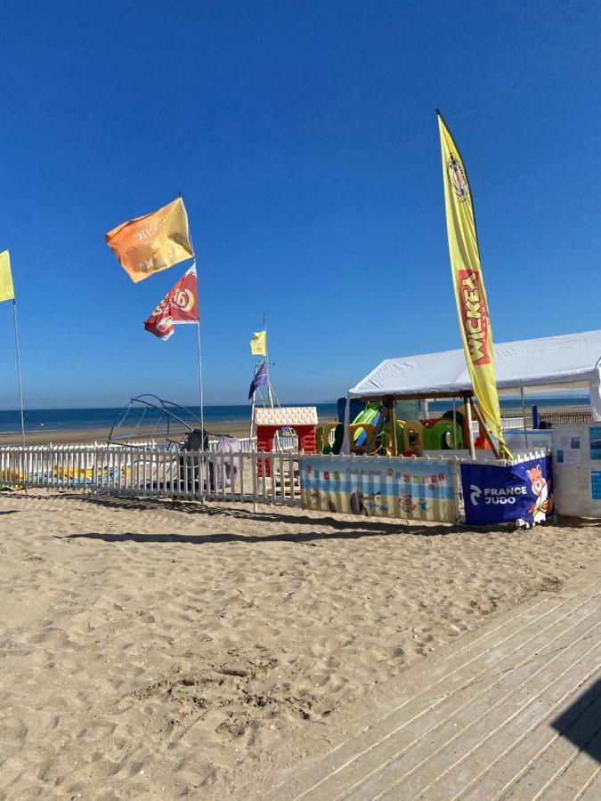 La Villa L'Oiseau Bleu Proche De La Plage Et De Deauville !!! Awards 2025 ブロンヴィル・シュル・メール エクステリア 写真
